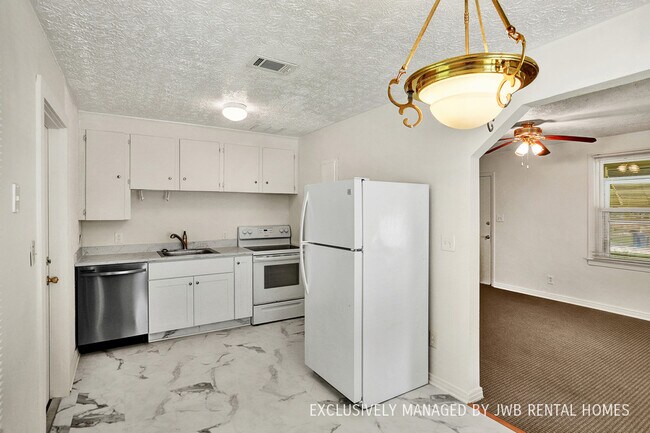 Building Photo - 4843 Walcott Ave