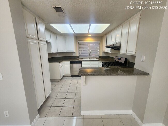Building Photo - West Covina 3 Bedroom Condo