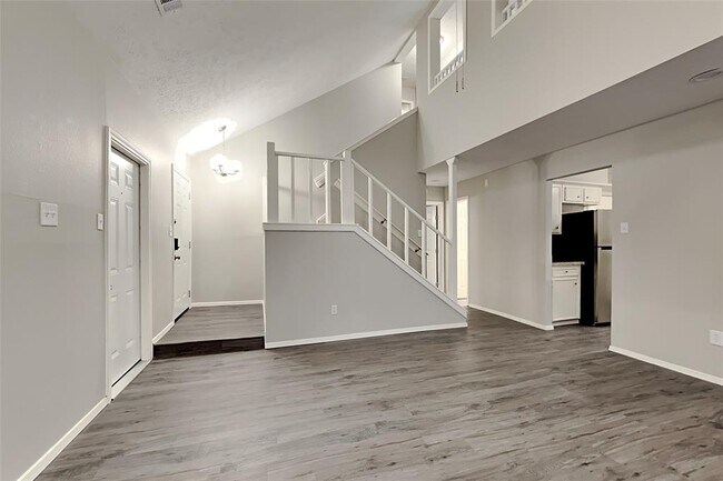 Building Photo - 2 River Birch Ln