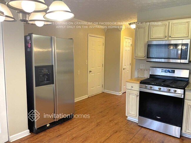 Foto del edificio - 9008 Mallory Ln