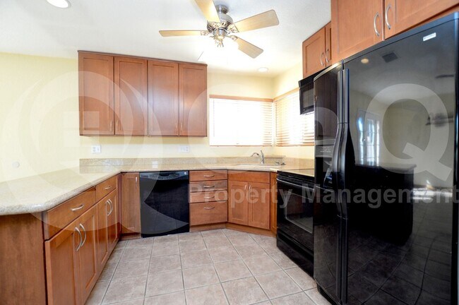 Foto del edificio - 5019 E Laurel Ln