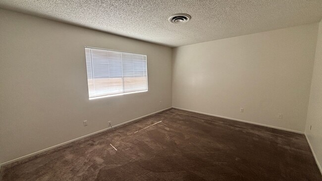 Building Photo - 410 N Taylor St