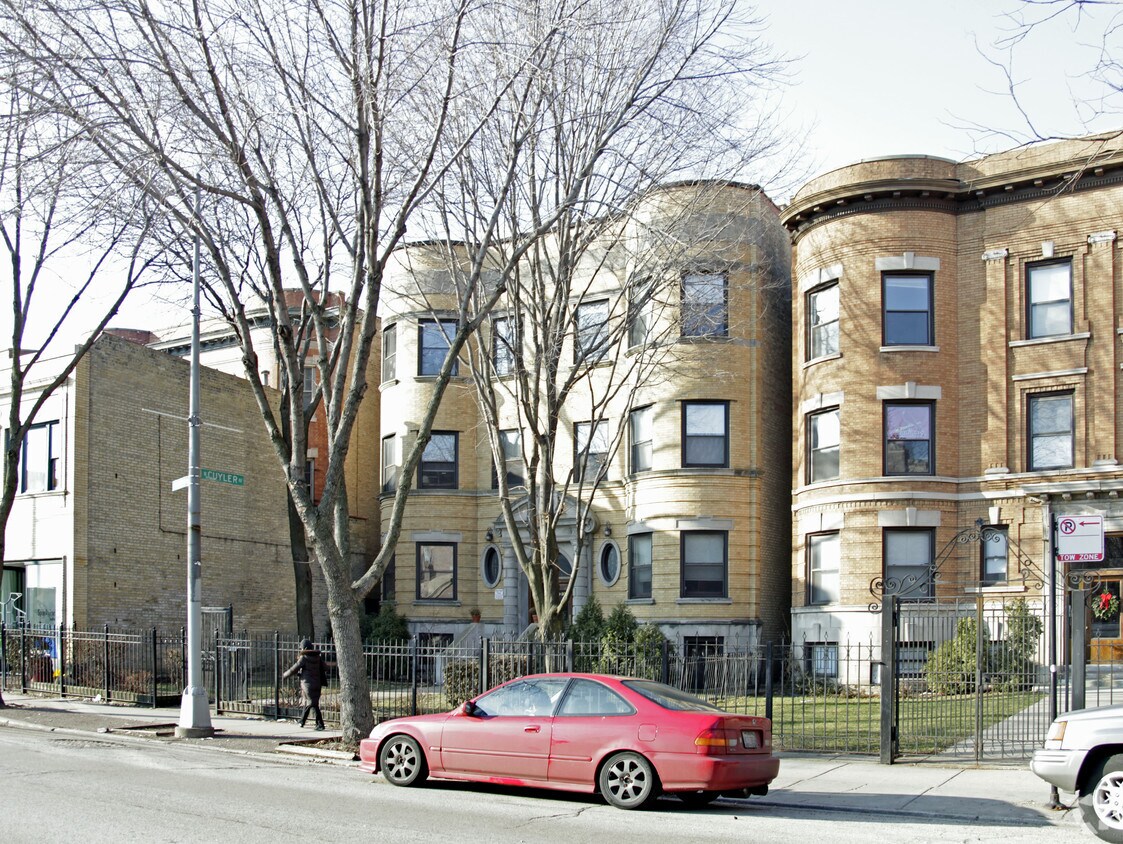 Primary Photo - 4028-4030 N Sheridan Rd