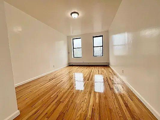 Foto del edificio - 2 bedroom in Bronx NY 10465