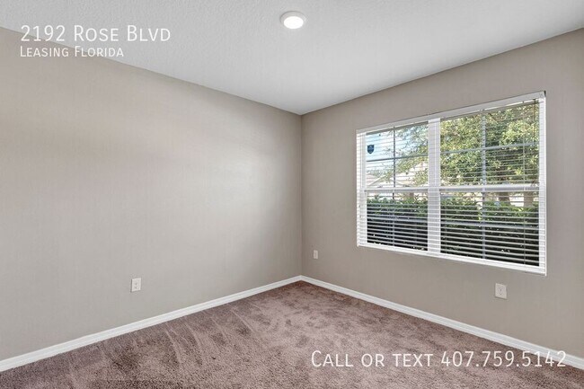 Foto del edificio - 2192 Rose Blvd