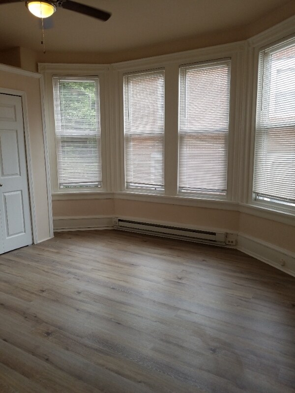 Foto del edificio - 431 E Walnut Ln