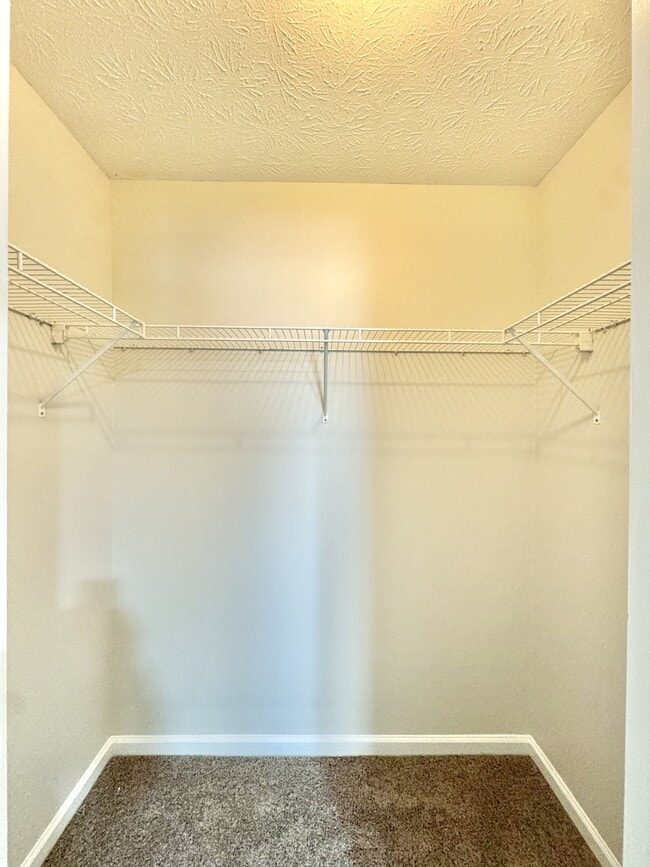 Building Photo - 550 Norwood Dr