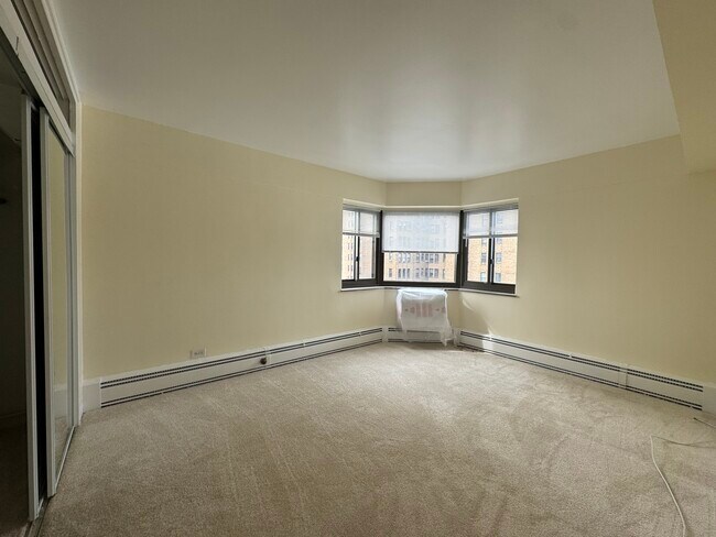 Foto del edificio - 7337 S South Shore Dr