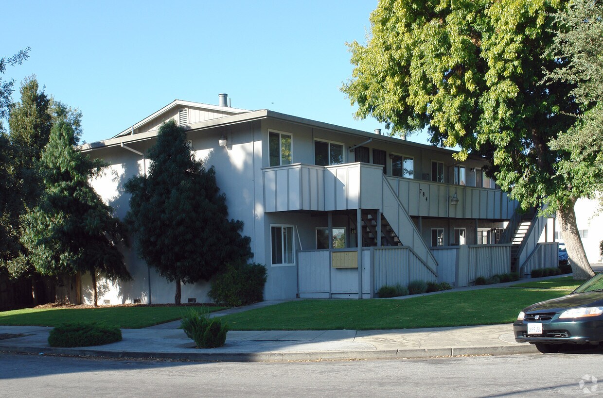 Primary Photo - 784 Carmel Ave