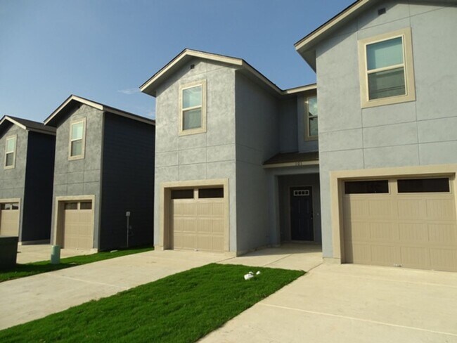 Building Photo - 6407 Luglio Ln