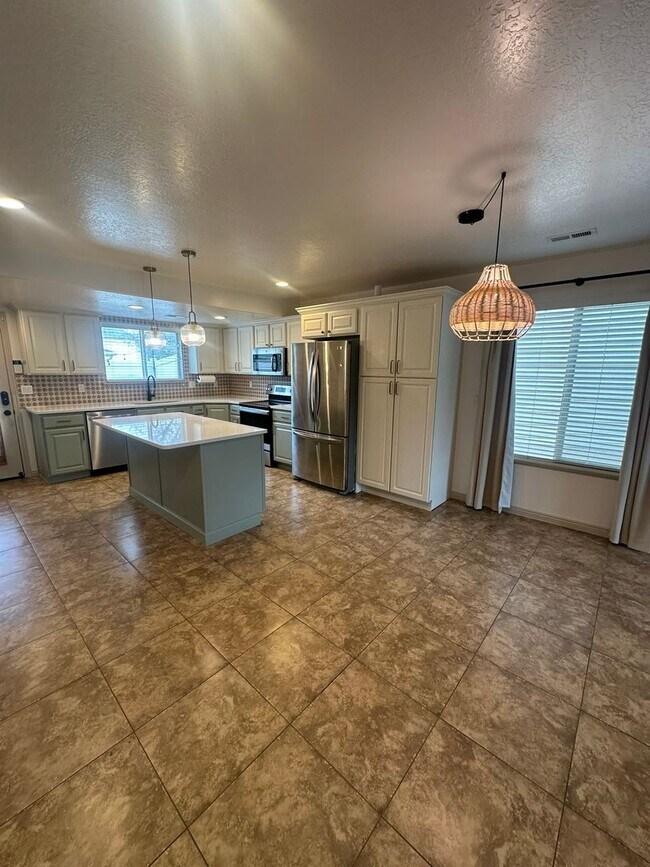 Foto del edificio - 3 Bed | 2.5 Bath Home in South Weber – Ready for Move-In!