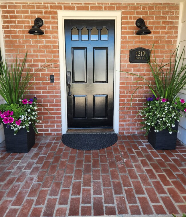 Foto del edificio - 1219 Essex Ln
