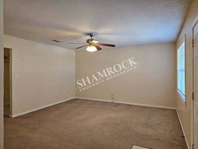 Foto del edificio - Midway ISD 4-plex