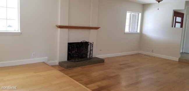 Foto del edificio - 6 br, 3 bath House - 13 Westbury St