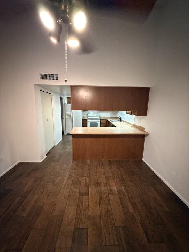 Photo - N 65th Ave House