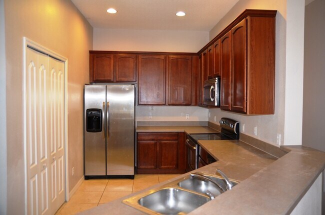 Foto del edificio - Beautiful 2/2 Condo w/Garage in Villas of East Park of Lake Nona with Private View