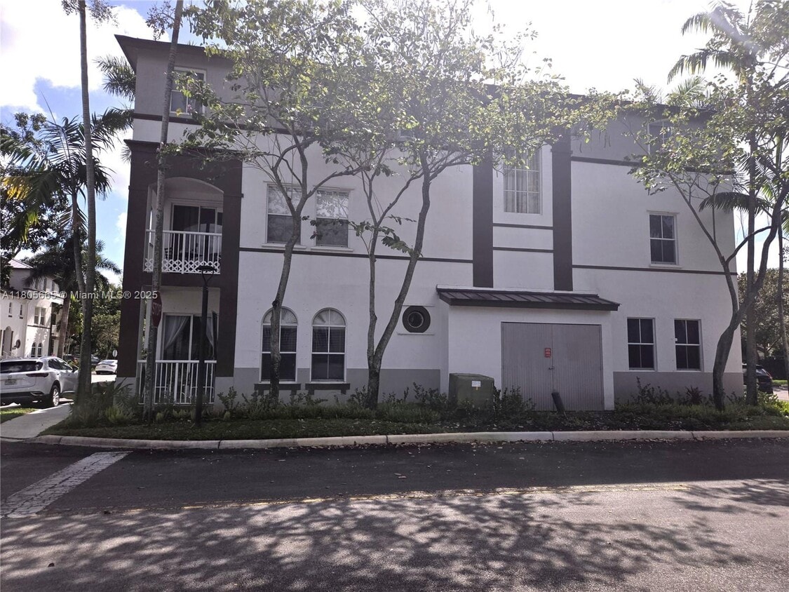 Primary Photo - 4465 SW 160th Ave