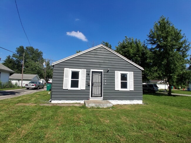 Building Photo - 1180 N Summit Ave