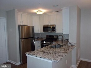 Building Photo - 11844 Breton Ct