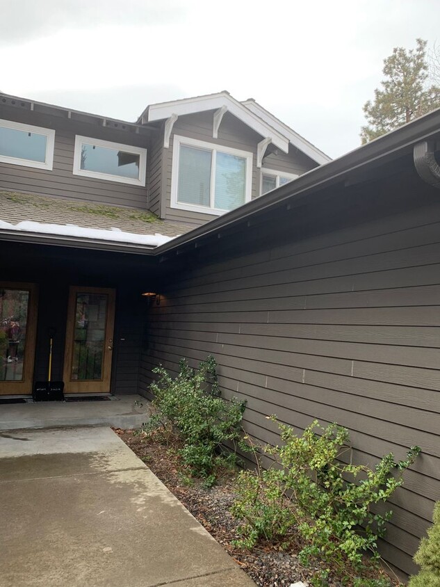 Foto principal - Nice Townhouse In NW Bend