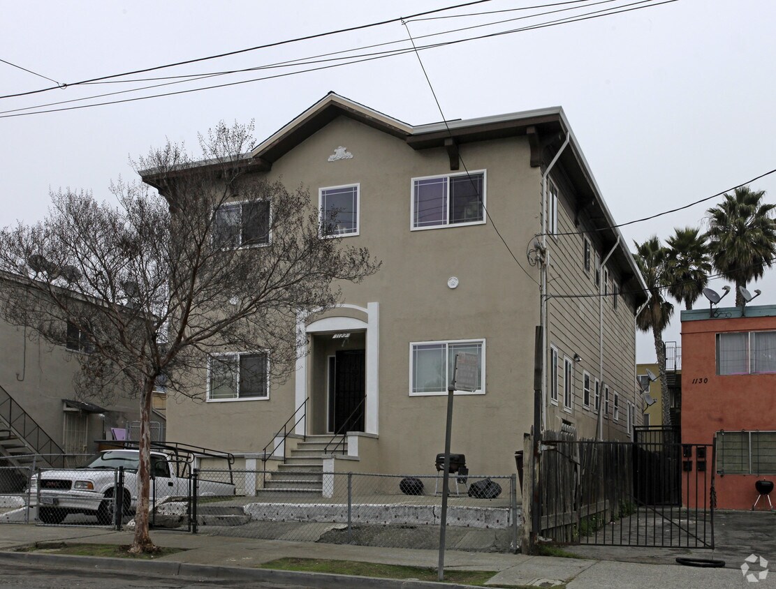 Building Photo - 1122 E 17th St