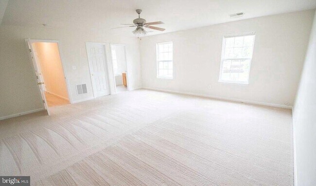 Foto del edificio - 47162 Green Leaf Rd