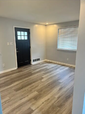 Building Photo - 500 Overhill Dr