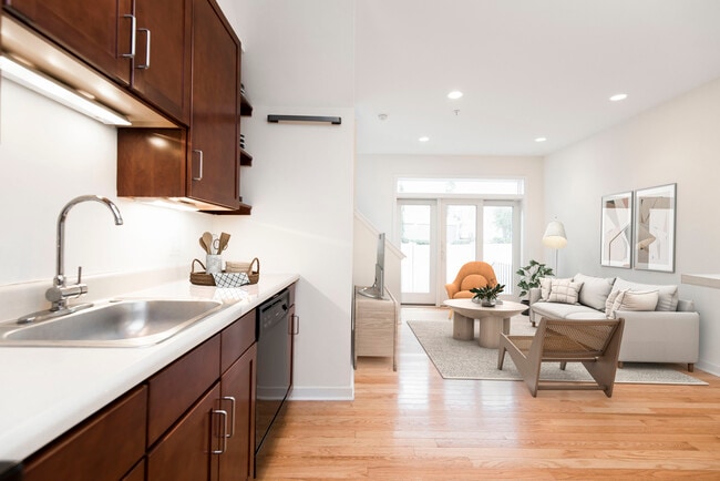 Building Photo - 925 S 23rd St