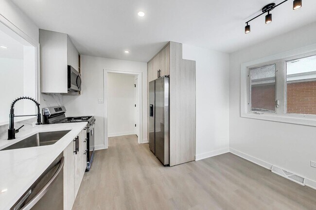 Foto del edificio - 5028 N Oneida Ave