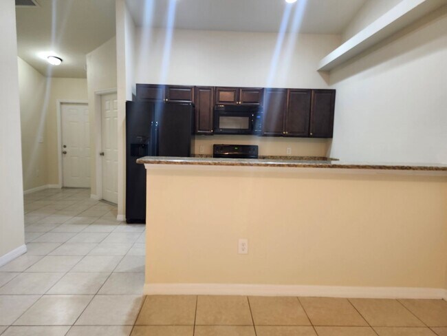 Foto del edificio - Nice, Clean 3 Bedroom, 2 Bathroom Duplex w...