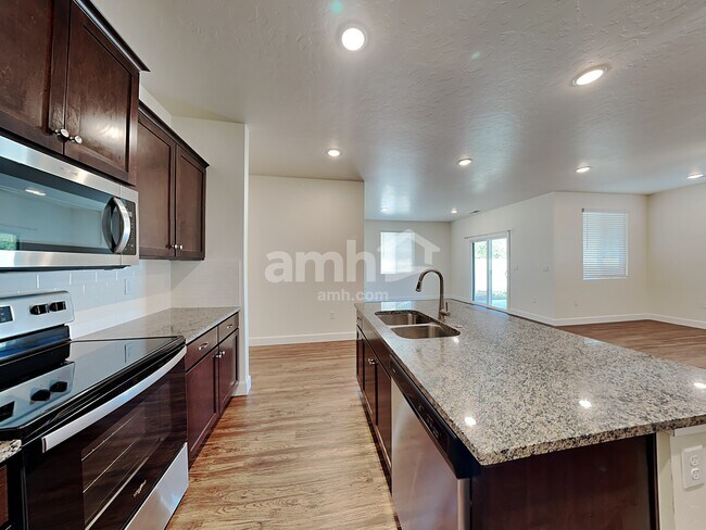 Foto del edificio - 1854 N Oconner Ave