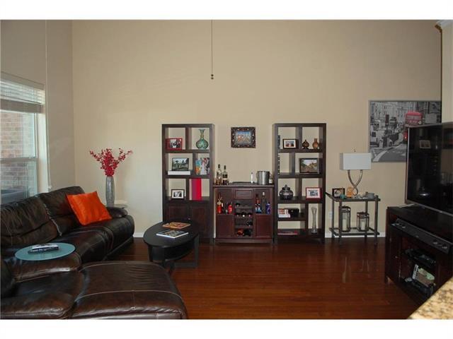 Foto del edificio - 945 Wellington Dr