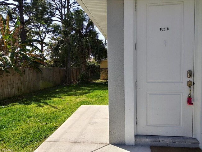 Foto del edificio - 852 100th Ave N