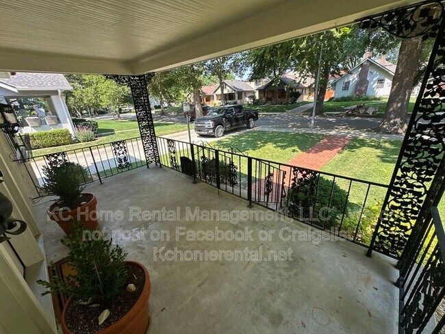 Foto del edificio - 7208 Jefferson St