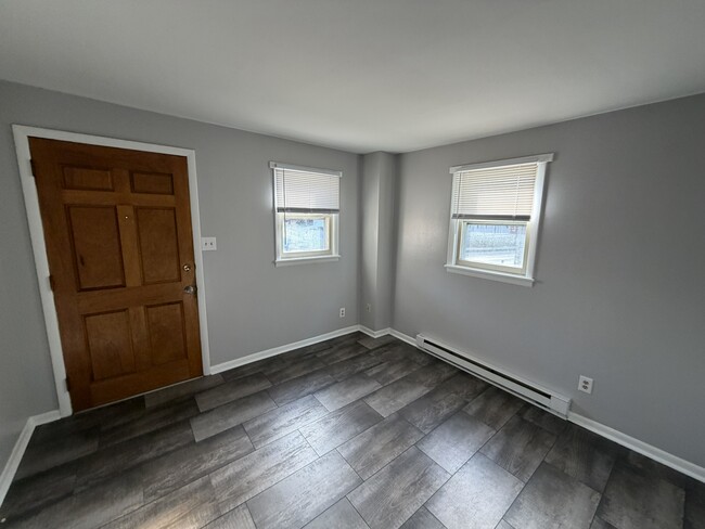 Building Photo - 148 N Church St