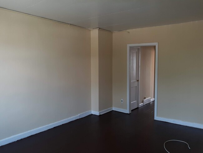 Building Photo - 8034 Fort Smallwood Rd