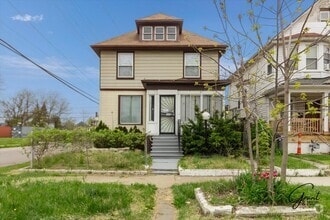 Building Photo - 2576 Sheridan St