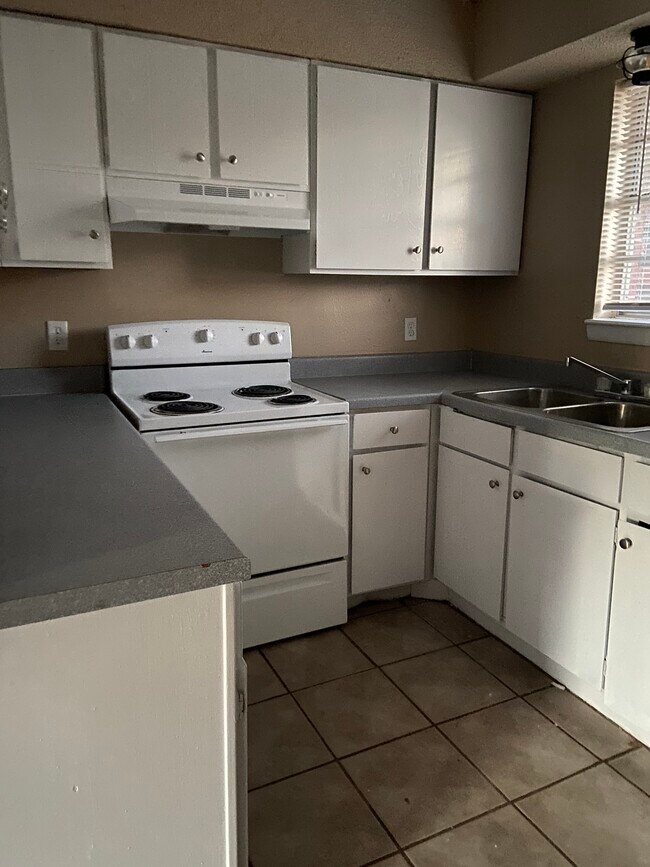 Foto del edificio - 1412 Cliff Ct