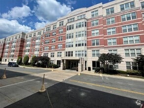 Building Photo - 300 Mamaroneck Ave