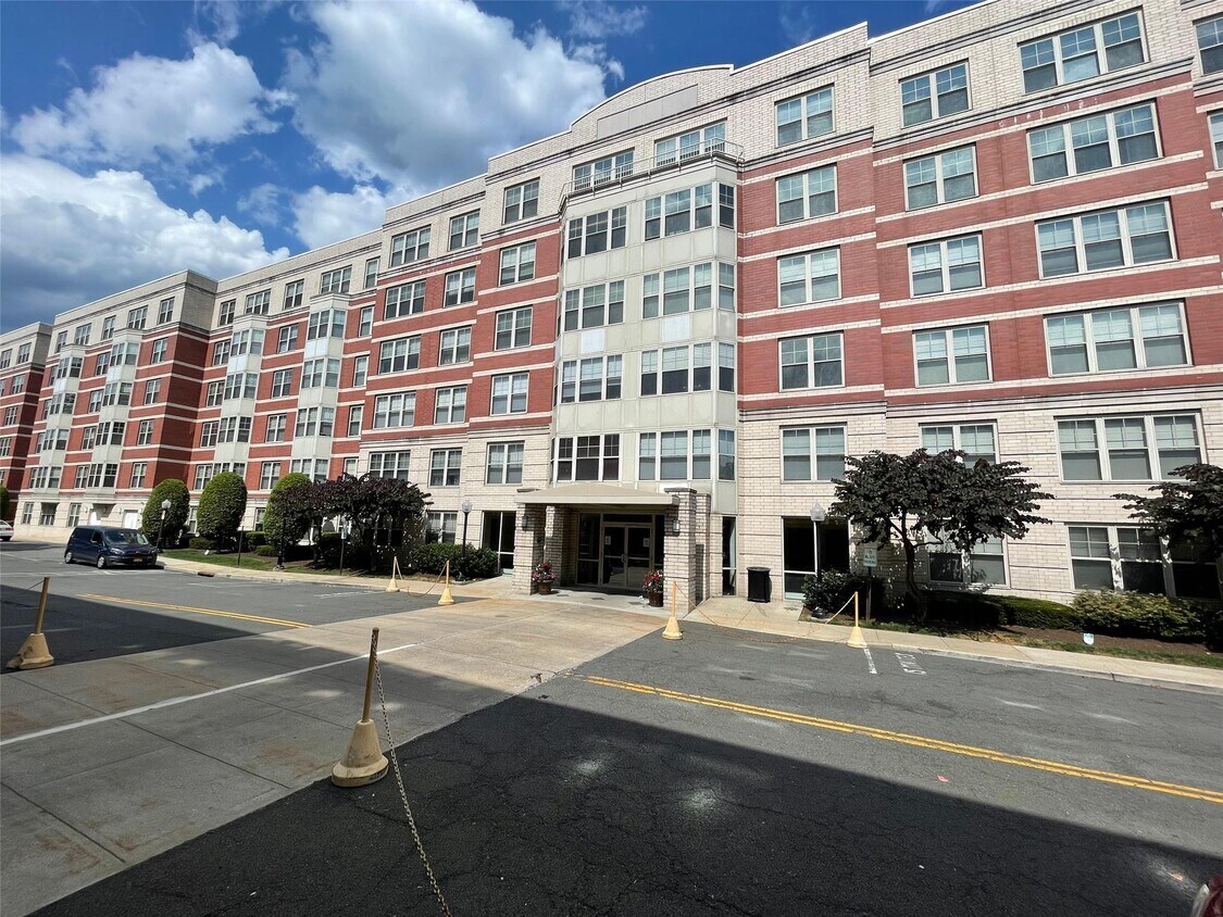 Foto principal - 300 Mamaroneck Ave