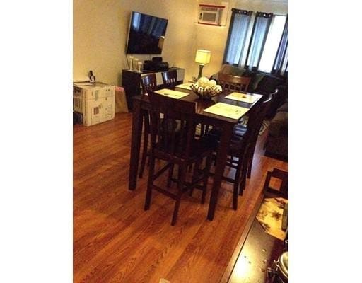 Building Photo - 27 Gordon St