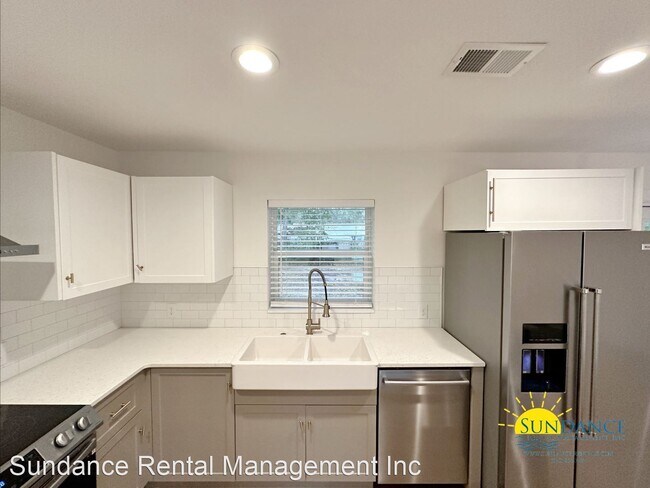 Building Photo - 3 br, 1.5 bath House - 31 Overstreet Drive