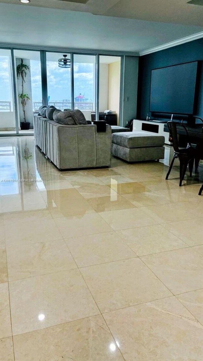 Foto del edificio - 848 Brickell Key Dr