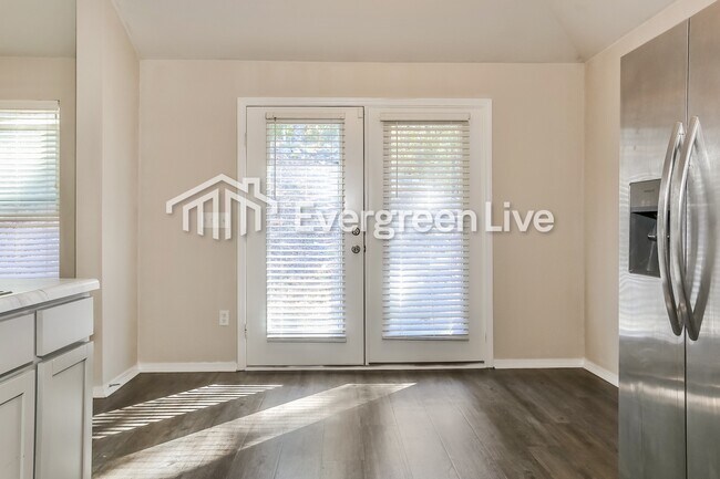 Foto del edificio - 12 Spring Ridge Lane