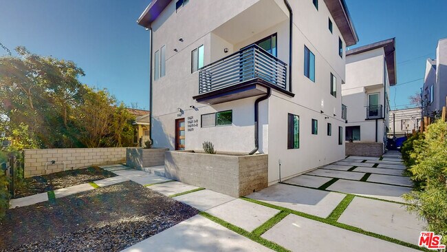 Building Photo - 11619 Ayres Ave