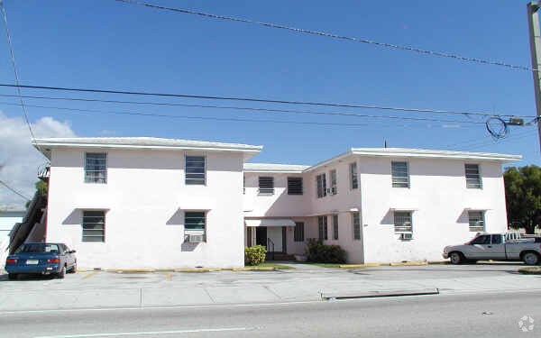 Foto del edificio - 915 SW 7th St