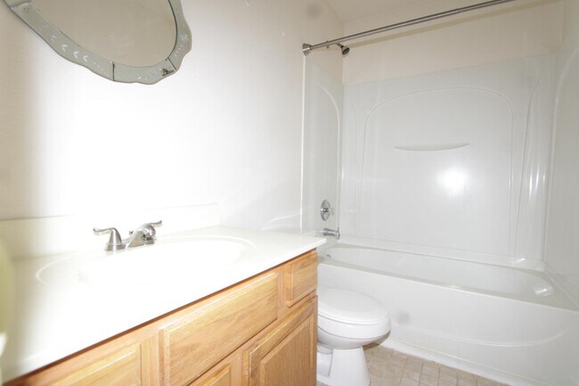 Foto del edificio - 2133 Rindle Dr