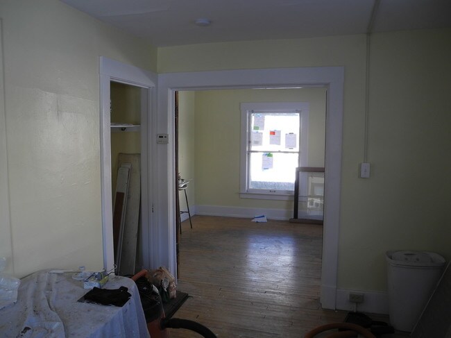 Building Photo - 608 Mary Ct