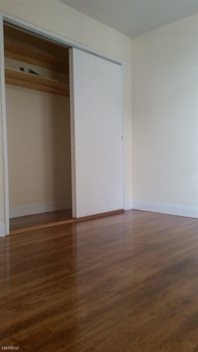 Foto del edificio - 850 E 31st St