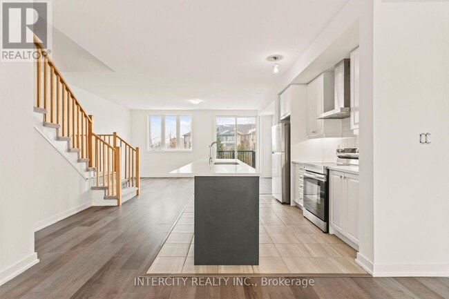 Building Photo - 14 Blue Frst Cres